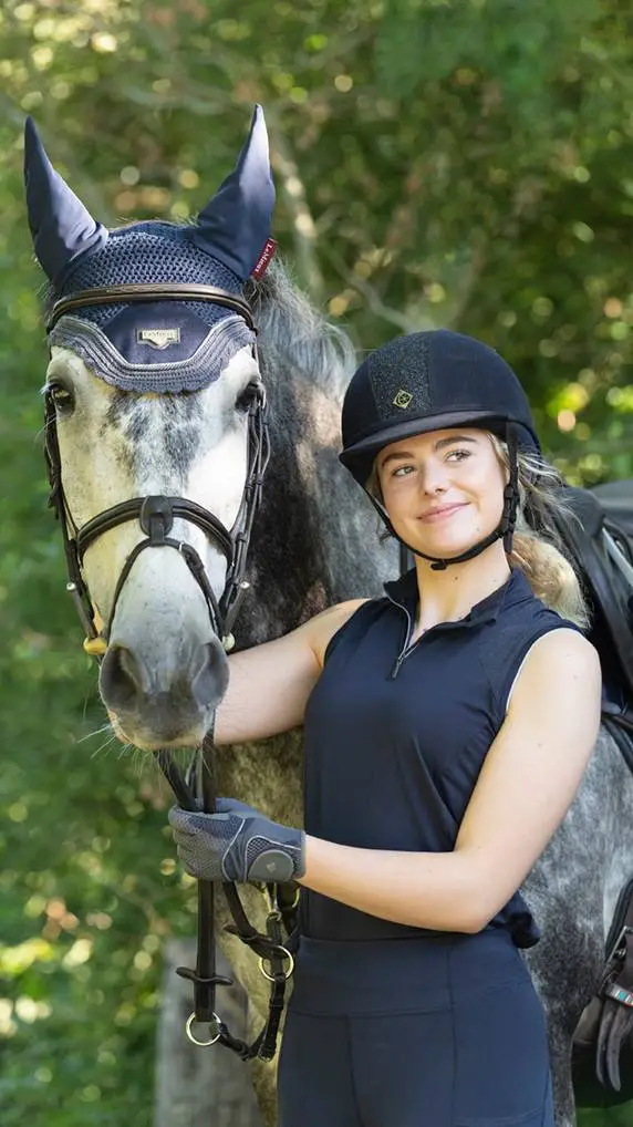 ai character: this esme background