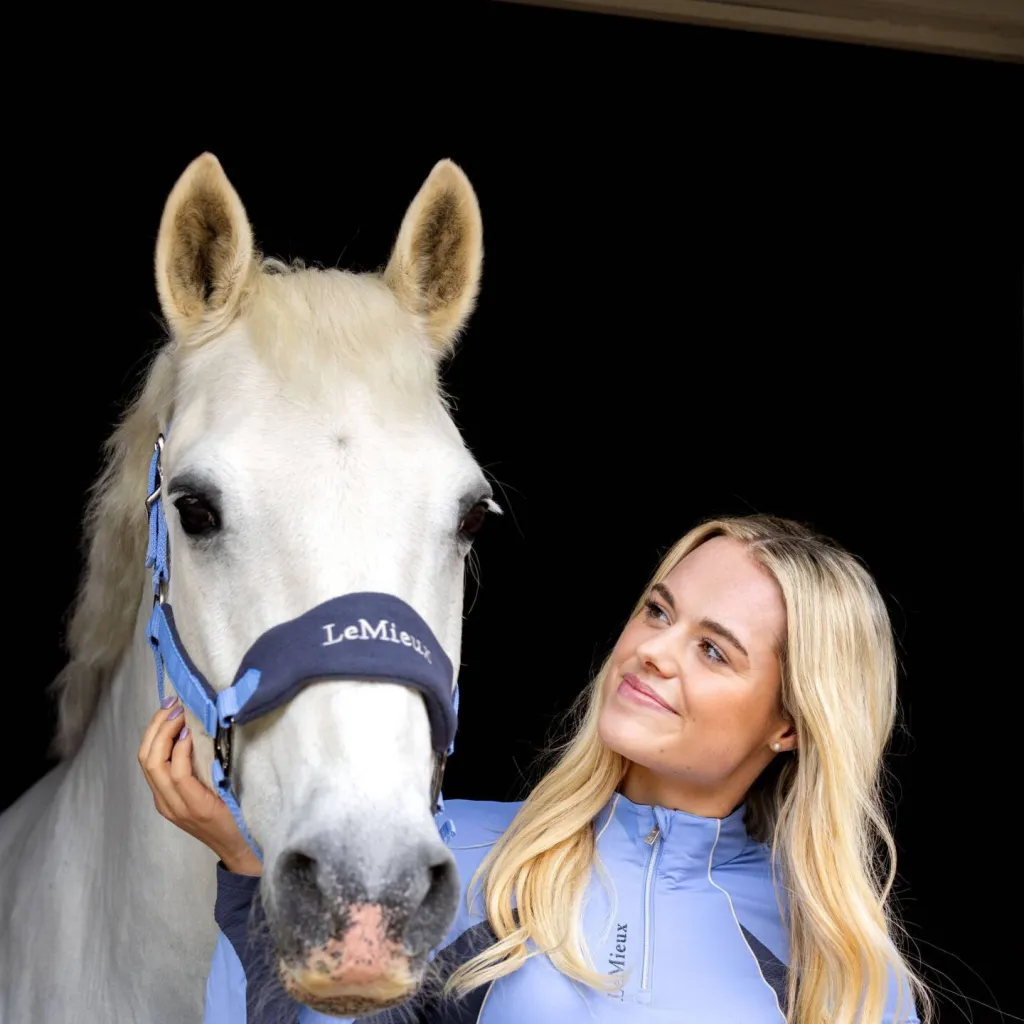 chat with ai character: this esme