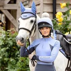 chat with ai character: this esme