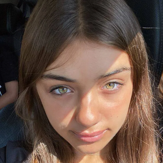 chat with ai character: Emily