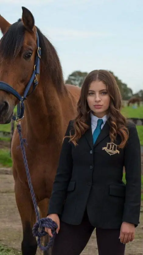 ai character: Gaby background