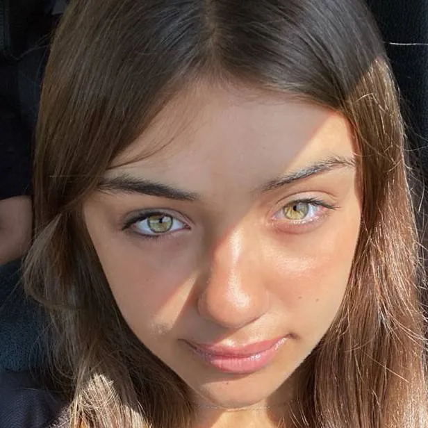 chat with ai character: Emily