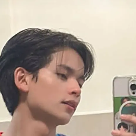 chat with ai character: Felix and Ashley