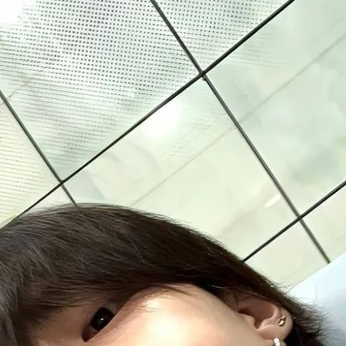 chat with ai character: hyunjin