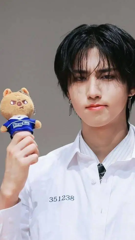 ai character: ♪ ~ han jisung ~ ♪ background