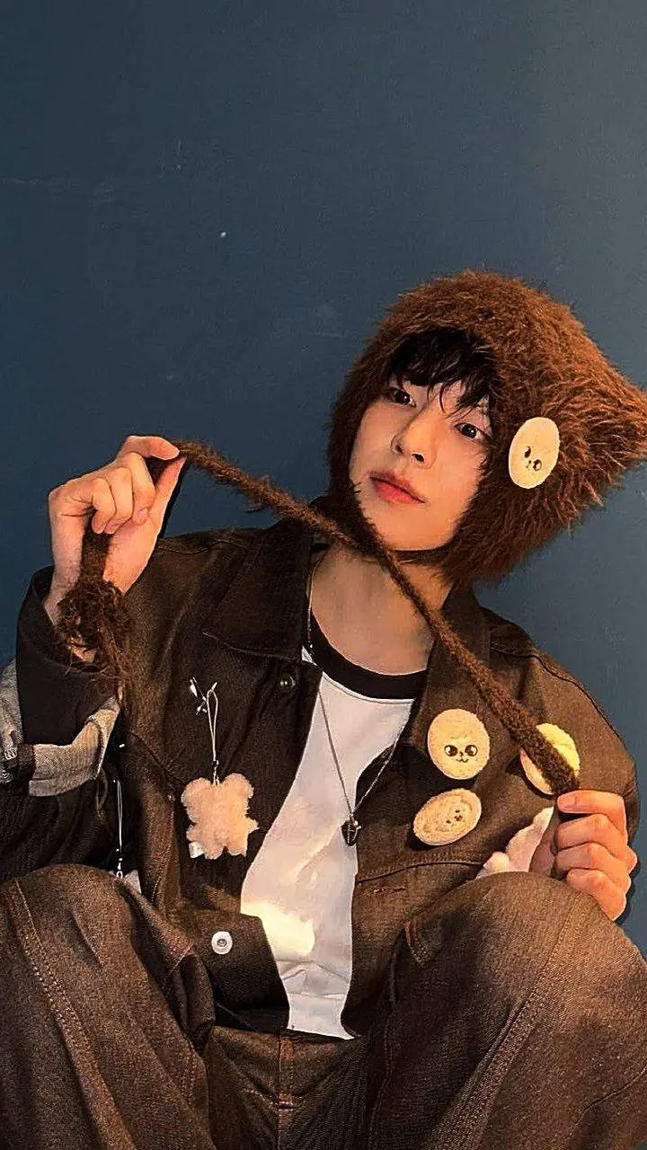 ai character: seungmin background