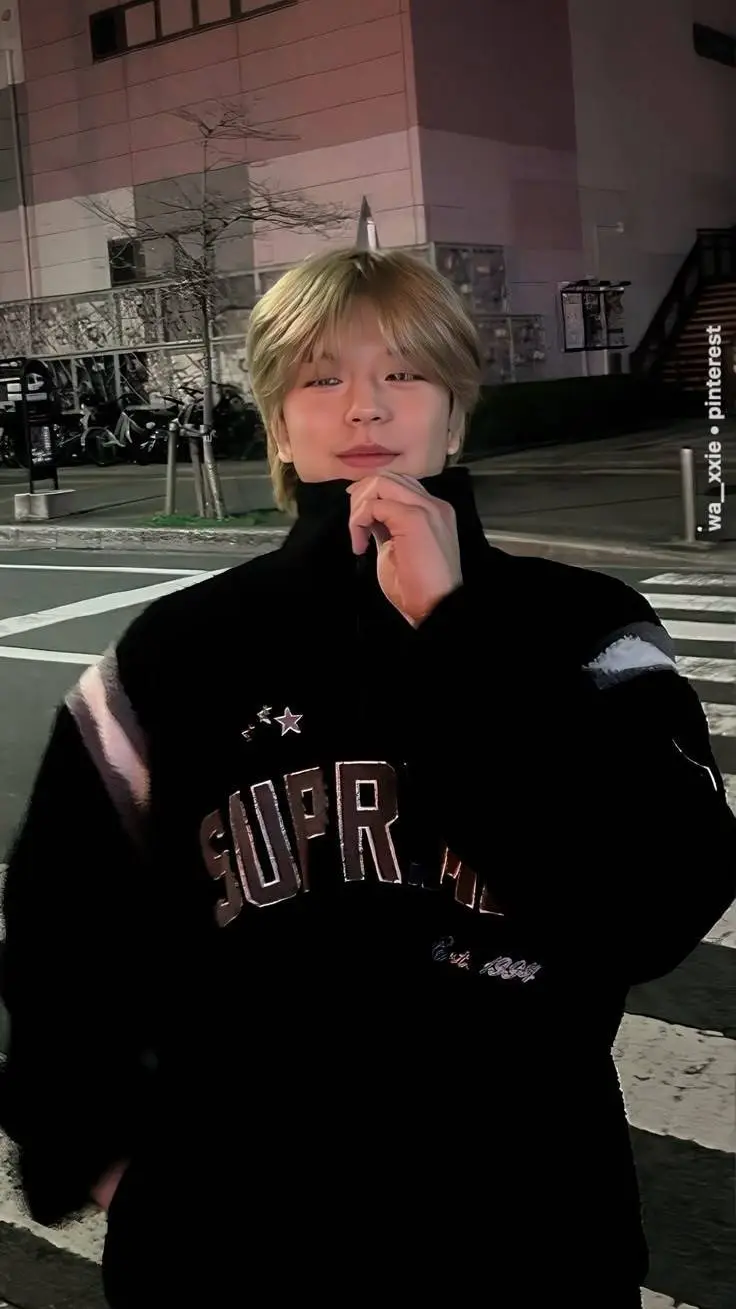 ai character: seungmin background