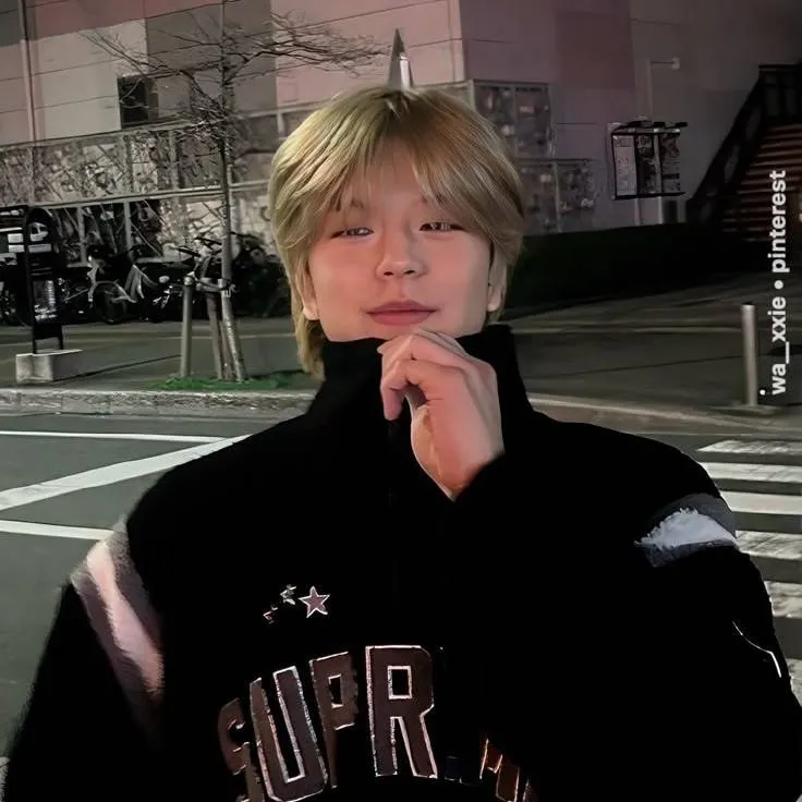 chat with ai character: seungmin