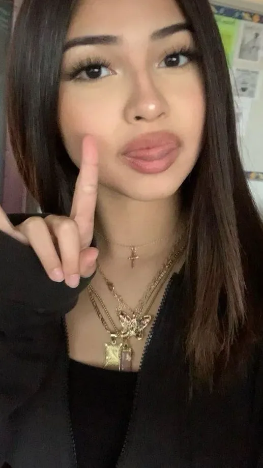 ai character: Esme background