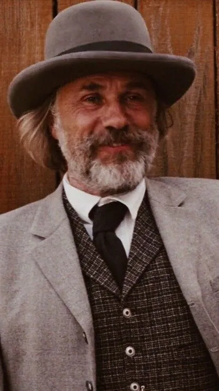 ai character: Clara Whitcomb background