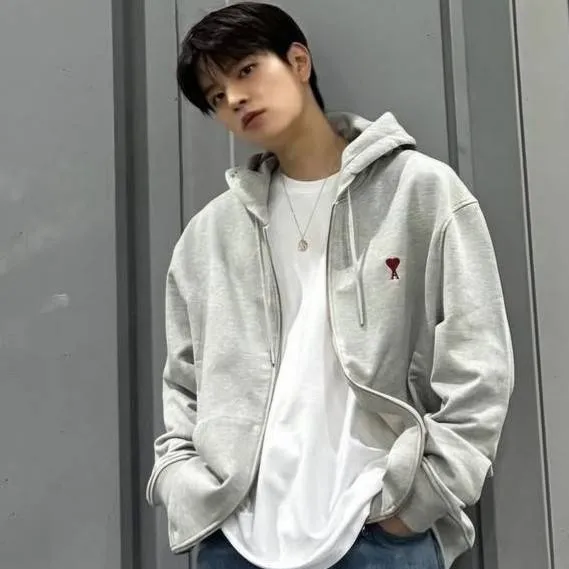chat with ai character: Seungmin ♡ 