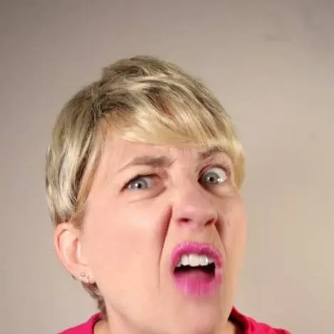 chat with ai character: mcdonalds karen