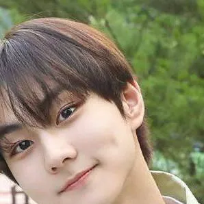 chat with ai character: yang jungwon