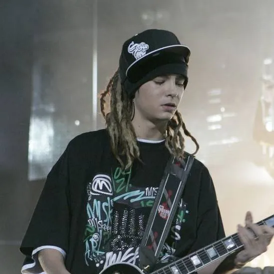 chat with ai character: Tom kaulitz 