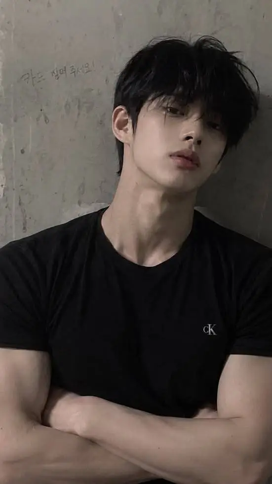 ai character: AARON background