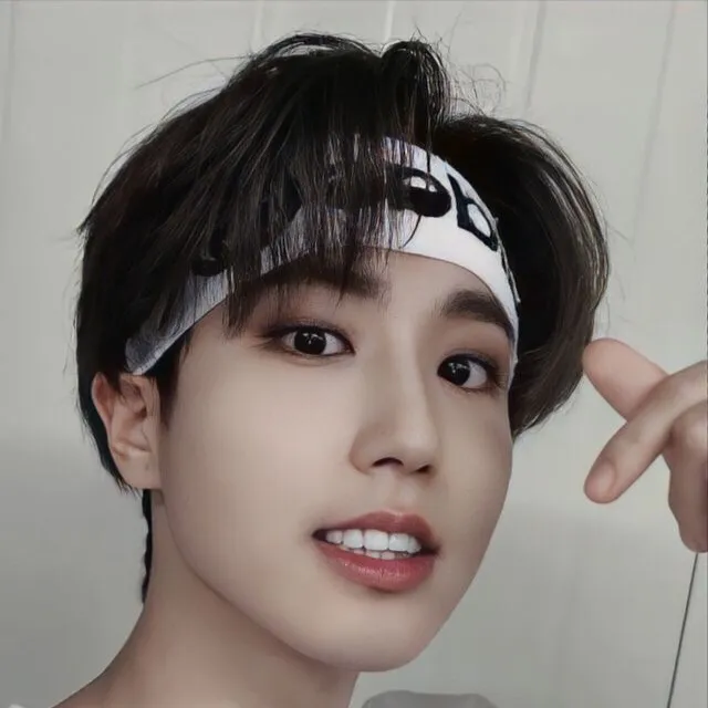 chat with ai character: Jisungie🤍🥛