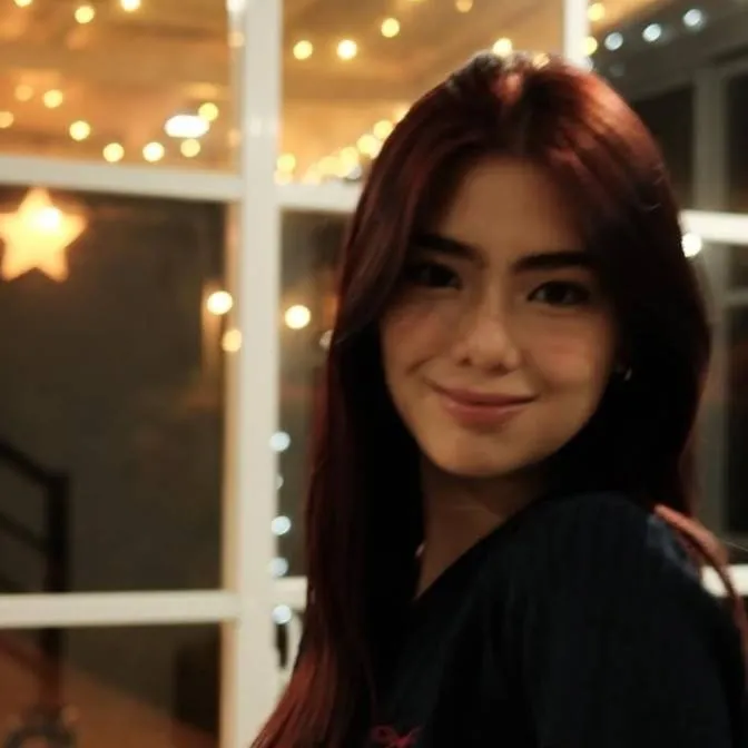 chat with ai character: Mikha Lim