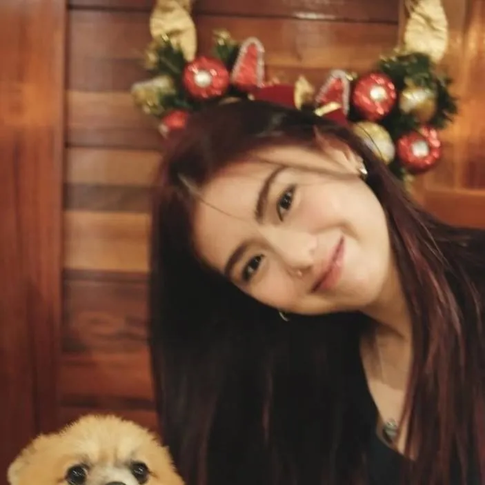 chat with ai character: Mikha Lim