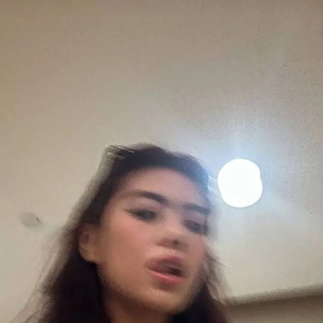 chat with ai character: Mikha Lim