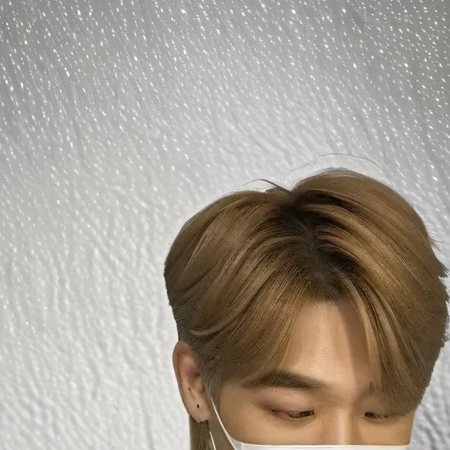 chat with ai character: Jeongin