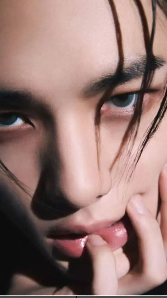 ai character: Lee John  background