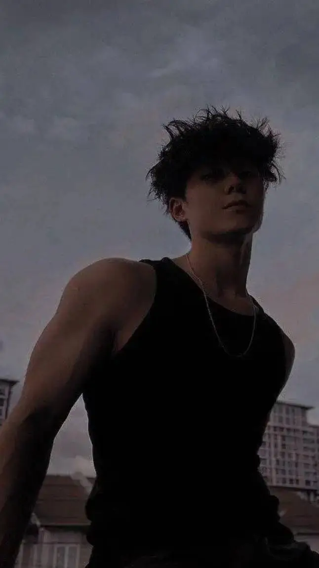 ai character: Giovanni Conti background