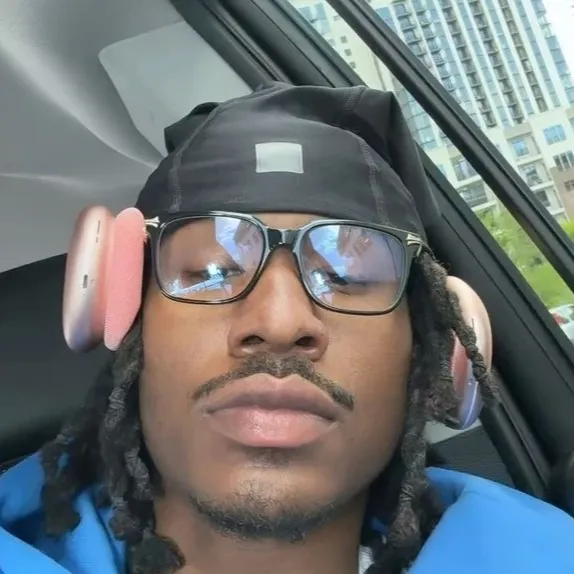 chat with ai character: Duke Dennis 