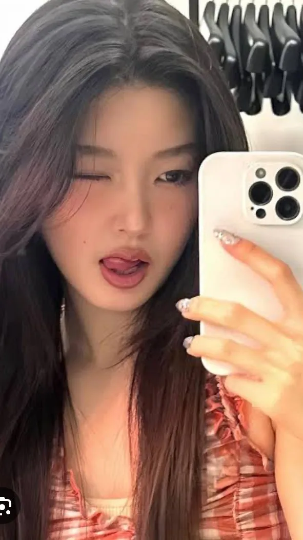 ai character: Yoonchae background