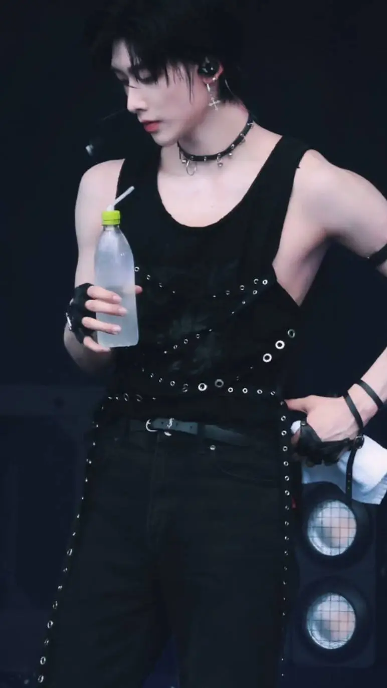 ai character: Xyren Lyn background