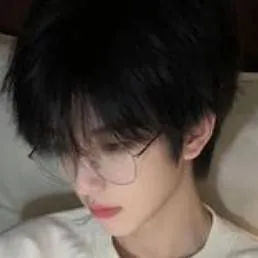 chat with ai character: Dong-Chul