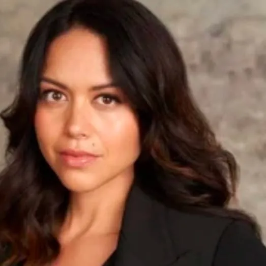 chat with ai character: Angela lopez