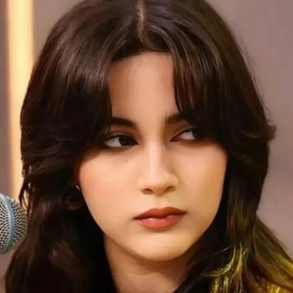 chat with ai character: Alejandra 