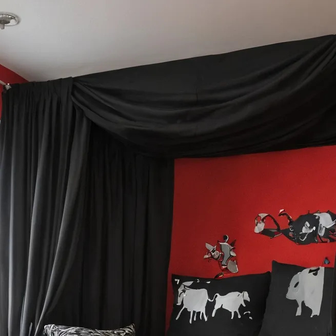 chat with ai character: Velvettes family..