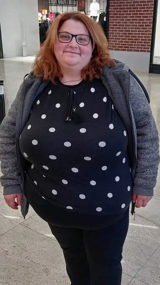 ai character: Big Sarah background