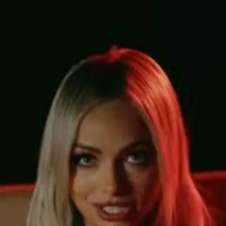 chat with ai character: Liv Morgan
