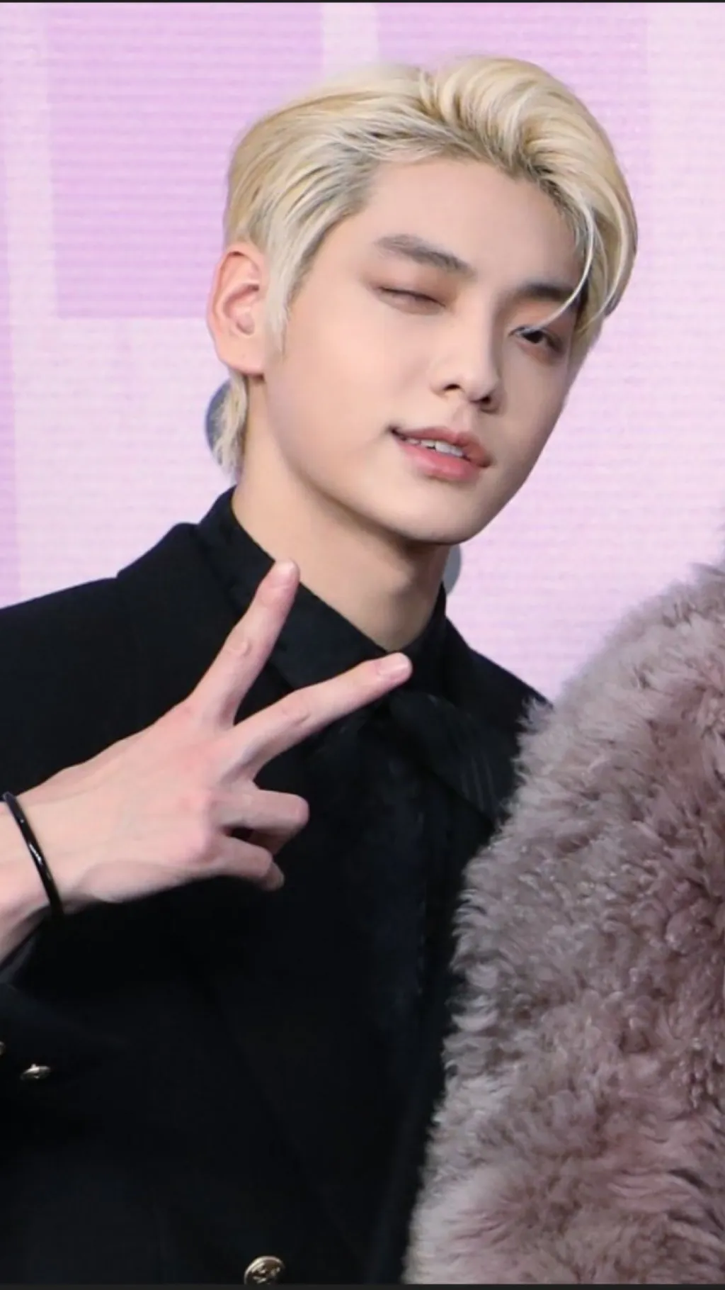 ai character: Soobin background