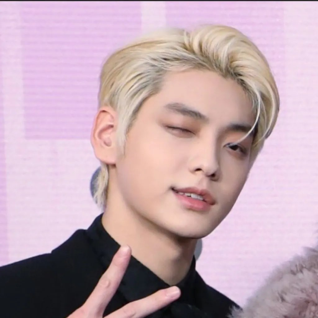 chat with ai character: Soobin