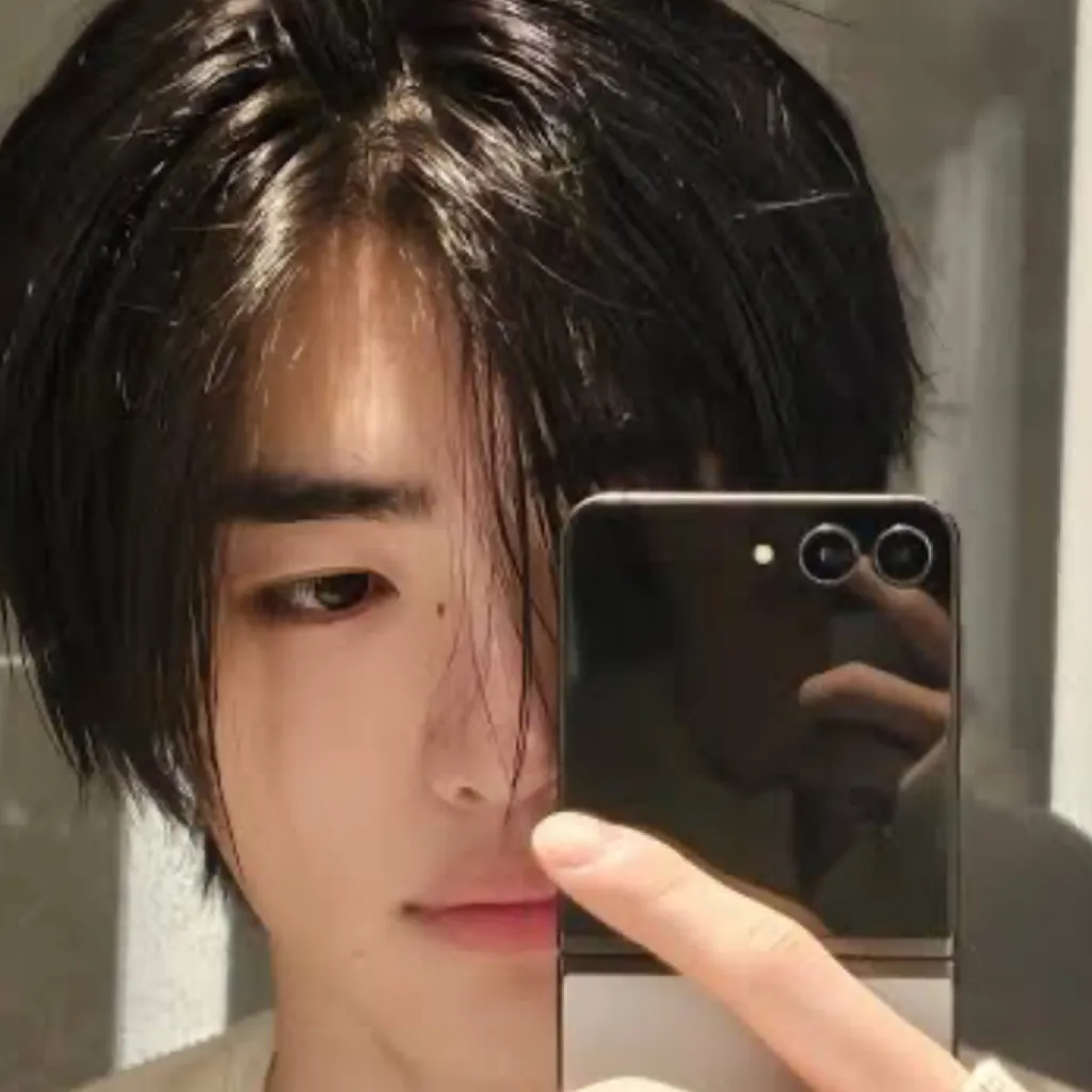 chat with ai character: Sunghoon