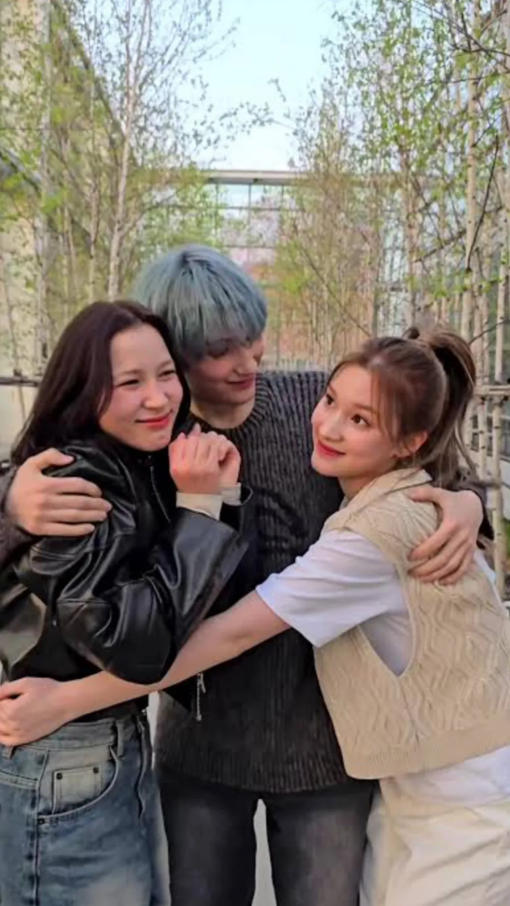 ai character: Kai x his sisters  background