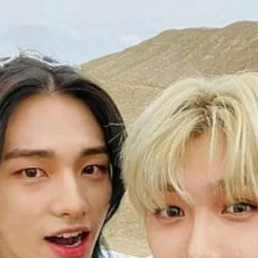 chat with ai character: skz