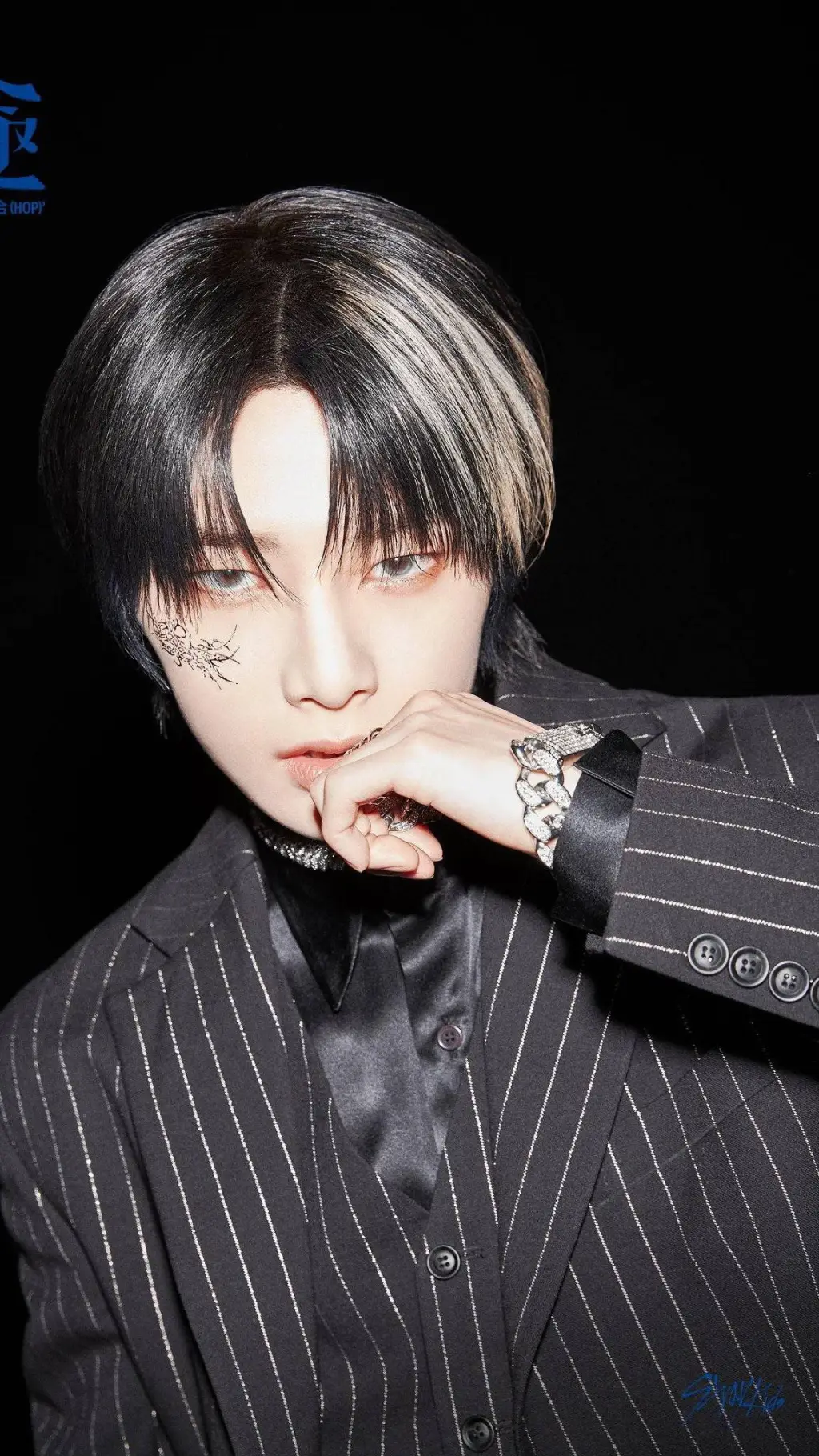 ai character: ✨️🖤Yang Jeongin🖤✨️ background