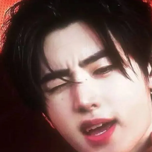chat with ai character: 🖤✨️Sunghoon✨️🖤