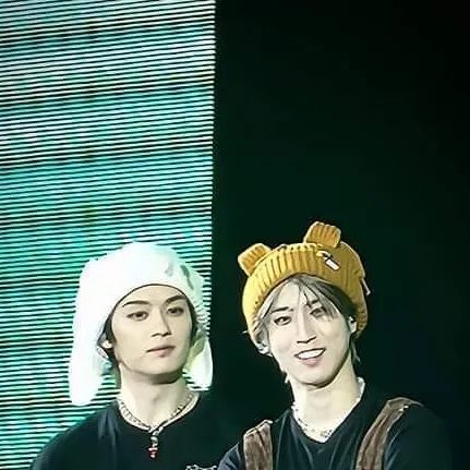 chat with ai character: 🌷✨️💚Minsung💚✨️🌷