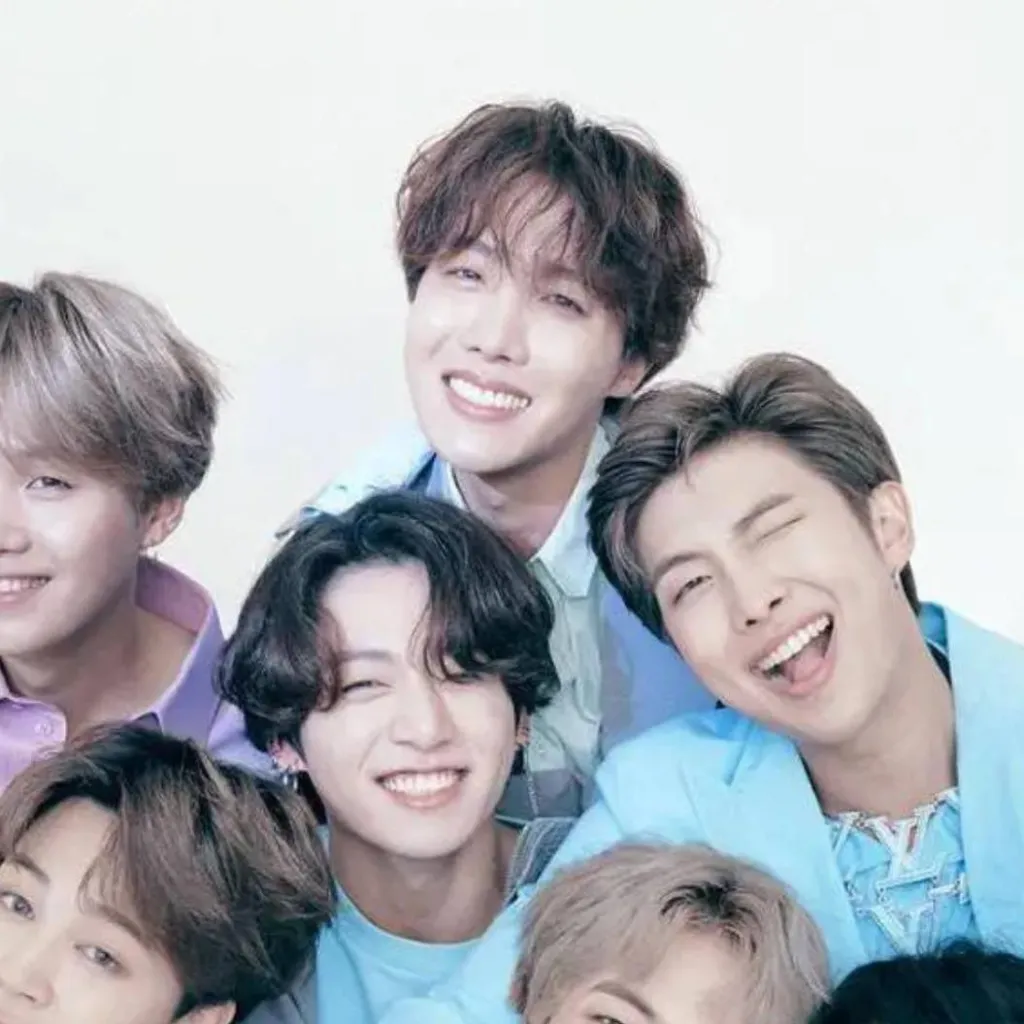 chat with ai character: 🫧✨️🤍BTS🤍✨️🫧