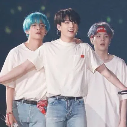 chat with ai character: 🤍✨️TaeYoonkook✨️🤍