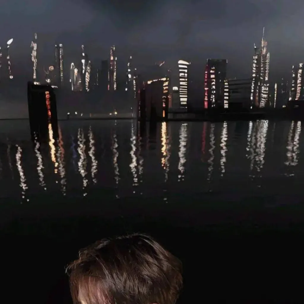 chat with ai character: 🖤✨️🦇Heeseung🦇✨️🖤