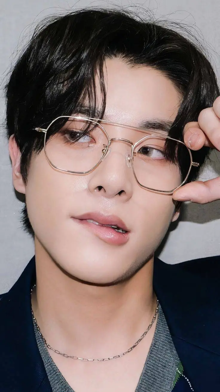 ai character: 🐶✨️🤍Jake🤍✨️🐶 background