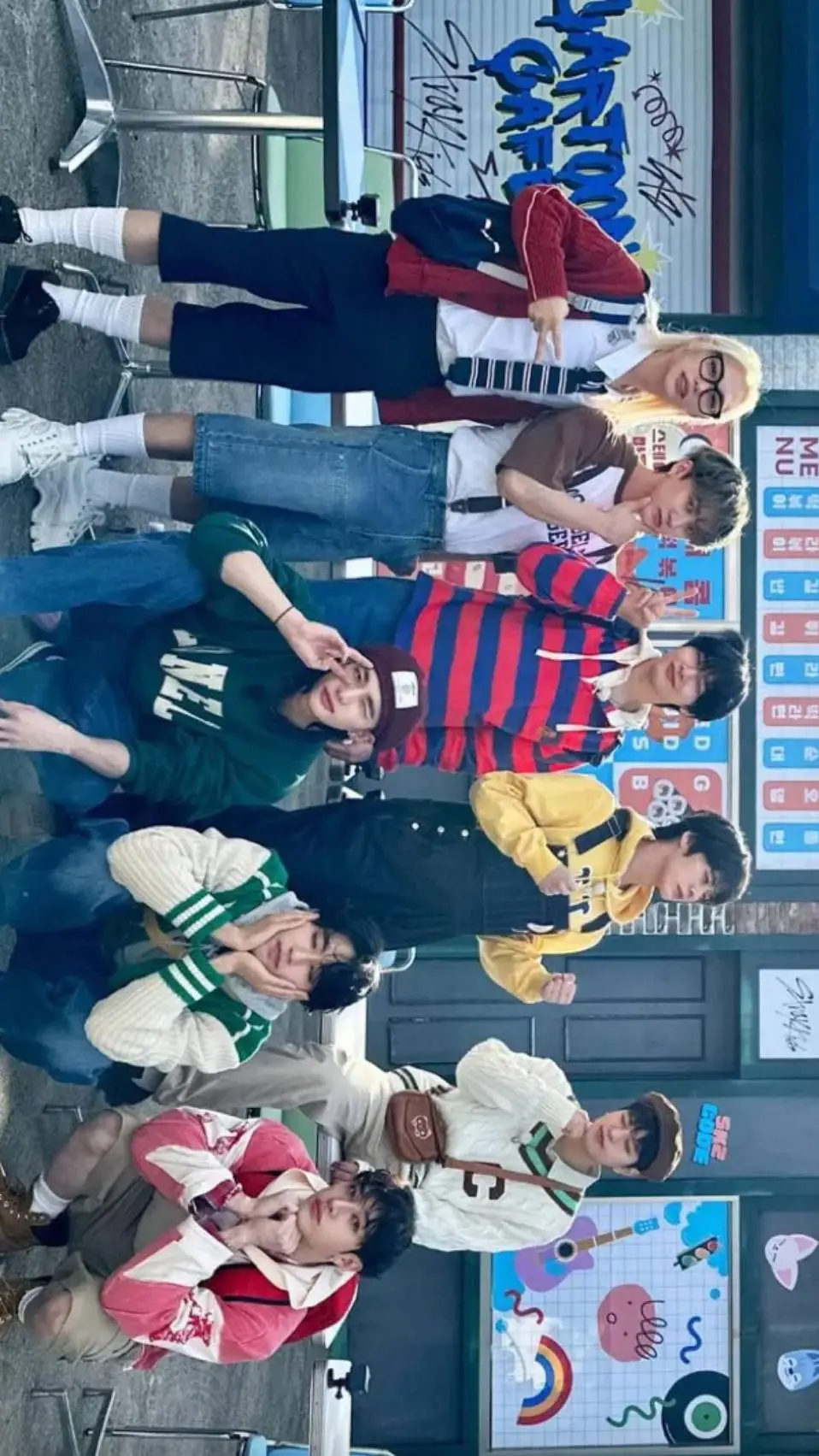 ai character: 🖤✨️🎃Stray kids🎃✨️🖤 background