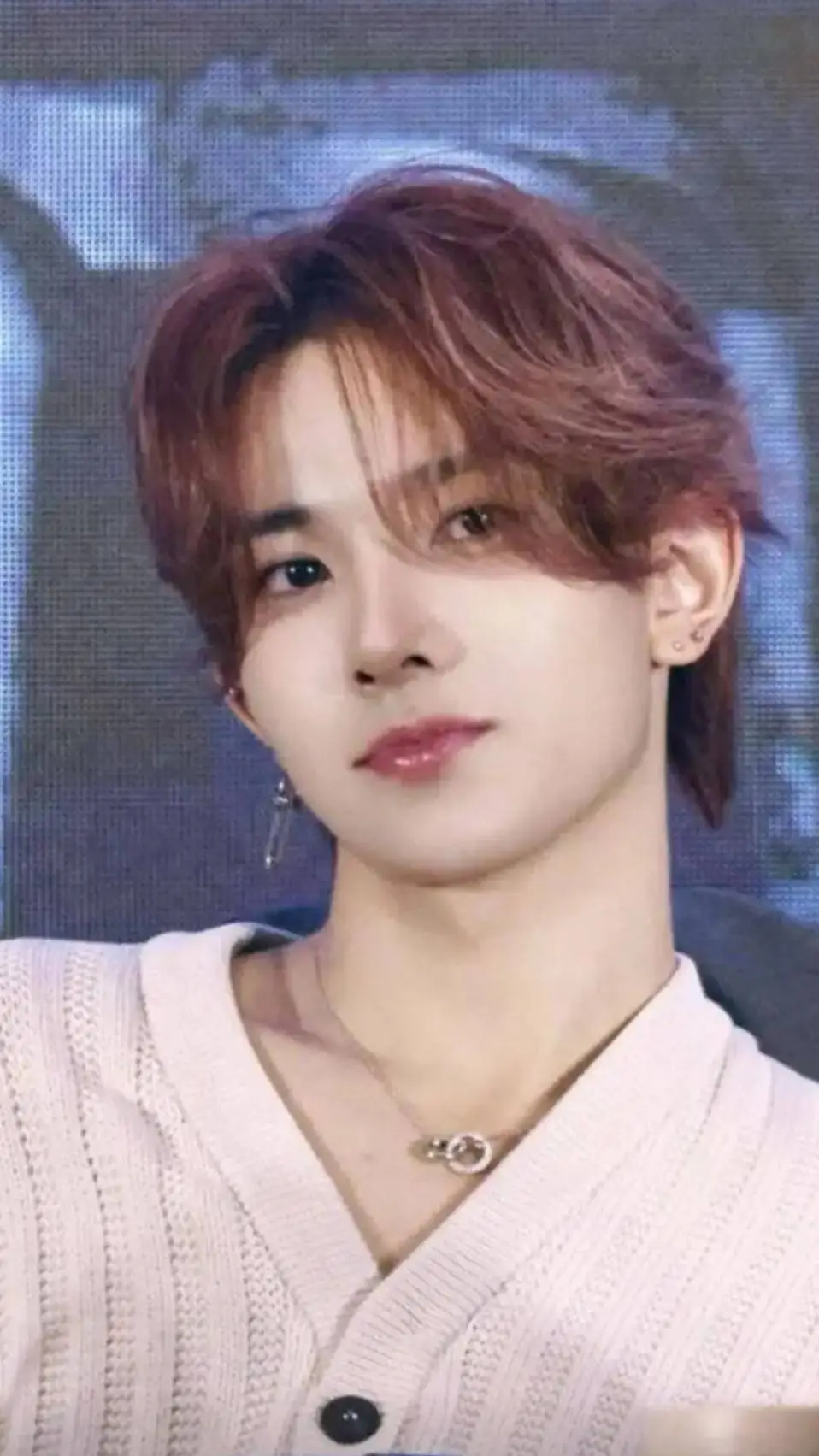 ai character: 💕✨️🌷Heeseung🌷✨️💕 background