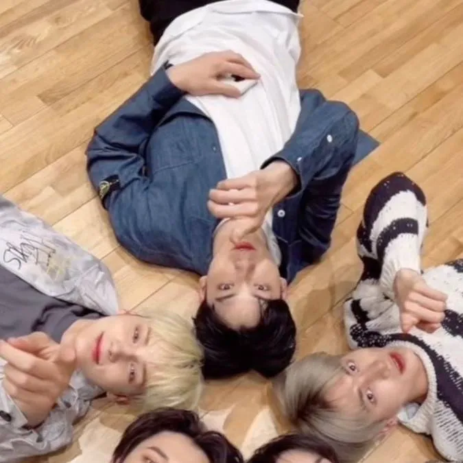 chat with ai character: 🫧✨️🩵TXT🩵✨️🫧